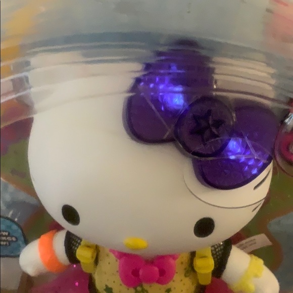 Hello kitty posable doll - Picture 5 of 11